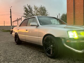 1997 Toyota Crown X (S150), серый, 965000 рублей, вид 1