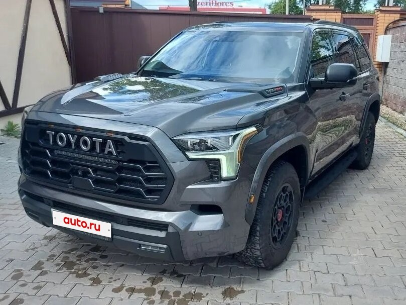 Toyota Sequoia III
