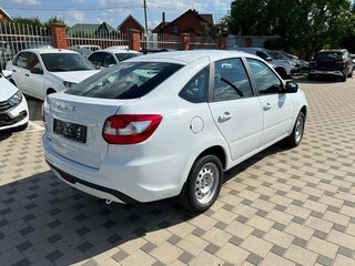 2026 Lada (ВАЗ) Granta I Рестайлинг, белый, 1017000 рублей, вид 4