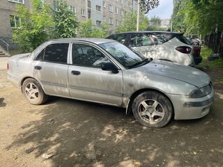 2001 Mitsubishi Carisma I Рестайлинг, серый, 170000 рублей, вид 3
