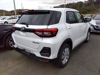2022 Daihatsu Rocky A200, белый, 914000 рублей, вид 2