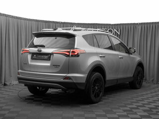 2017 Toyota RAV4 IV (XA40) Рестайлинг, серебристый, 1860000 рублей, вид 5