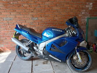 Honda VFR 750