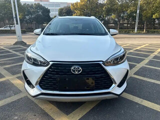 2022 Toyota Yaris L X XP150 Рестайлинг, белый, 1015000 рублей, вид 2