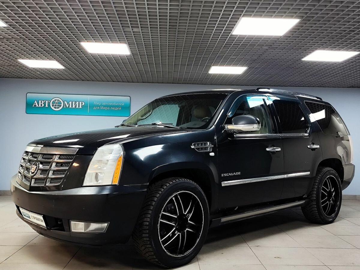 Cadillac Escalade III