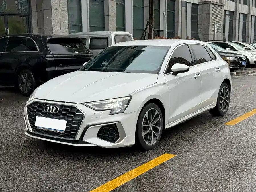 Audi A3 Sportback 35 TFSI IV (8Y)