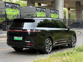 2025 Lynk & Co 900, чёрный, 6400021 рублей, вид 4