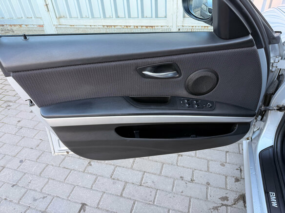 2011 BMW 3 серии 318i V (E90/E91/E92/E93) Рестайлинг, серебристый, 1045000 рублей - вид 15