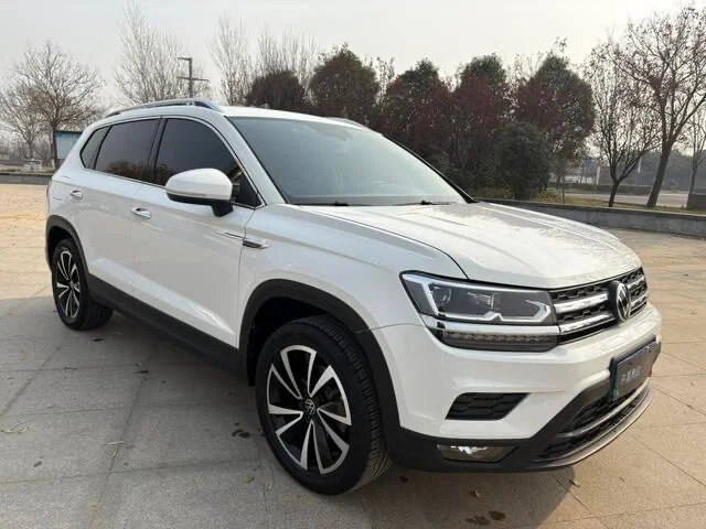 Volkswagen Tharu I