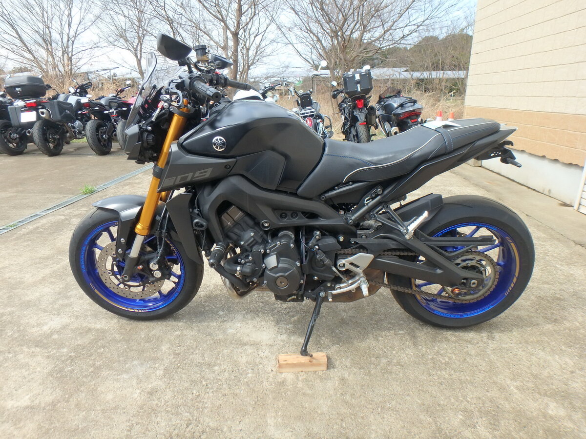 Yamaha MT-09 (FZ-09)