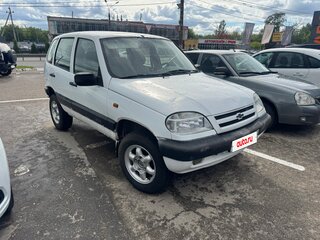 2003 Chevrolet Niva I, белый, 145000 рублей, вид 1