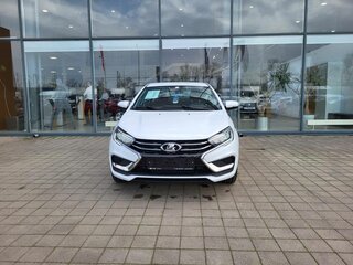 2026 Lada (ВАЗ) Vesta I Рестайлинг (NG), белый, 1735000 рублей, вид 2