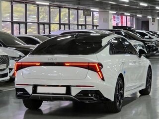 2026 Kia K5 III Рестайлинг, белый, 5890000 рублей, вид 4