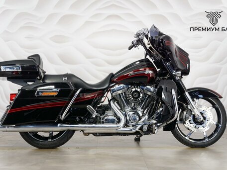 2011 Harley-Davidson CVO Street Glide, красный, 1082097 рублей, вид 1