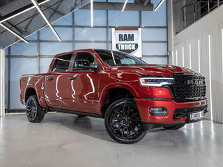 2026 Ram 1500 Crew Cab V Рестайлинг, красный, 10412280 рублей, вид 1