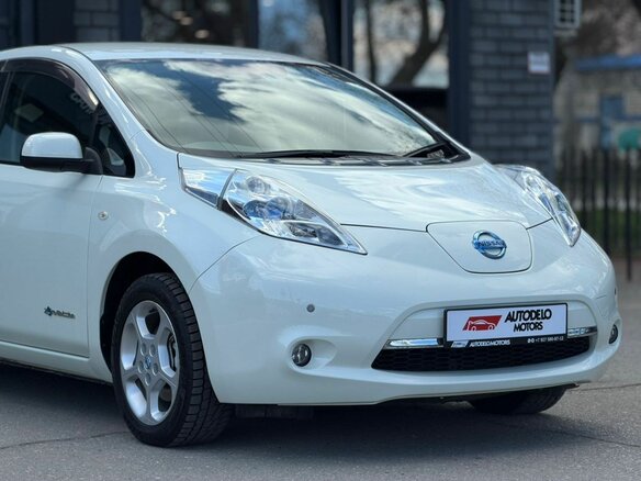 2012 Nissan Leaf I (ZE0/AZE0), белый - вид 5