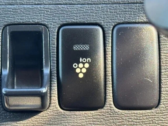 2017 Toyota ISis I Рестайлинг, чёрный, 1090333 рублей - вид 29