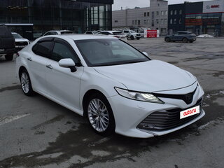 Toyota Camry VIII (XV70)