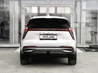 2026 Geely Atlas II, зелёный, 3904990 рублей, вид 5