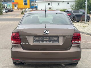 2016 Volkswagen Polo V Рестайлинг, коричневый, 950000 рублей, вид 5