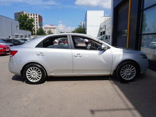 2011 Kia Cerato 6-speed II, серебристый, 580000 рублей, вид 4