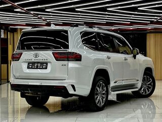 2024 Toyota Land Cruiser 300 Series, белый, 11100000 рублей, вид 5