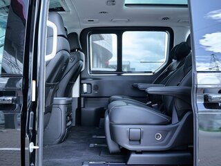 2025 Hyundai Staria I, чёрный, 8399900 рублей, вид 5