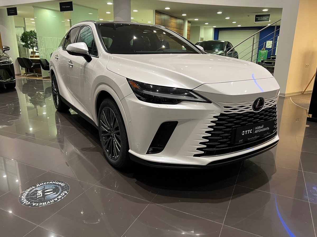 Lexus RX V