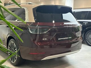 2026 Aito M9 75.4 kWh II, красный, 13370000 рублей, вид 5
