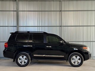 2012 Toyota Land Cruiser 200 Series Рестайлинг 1, чёрный, 5000000 рублей, вид 3