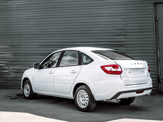 2026 Lada (ВАЗ) Granta I Рестайлинг, белый, 1217000 рублей, вид 4