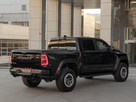 2025 Ram 1500 RHO V Рестайлинг, чёрный, 10990000 рублей, вид 5