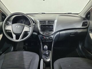 2015 Hyundai Solaris I Рестайлинг, красный, 735000 рублей, вид 5