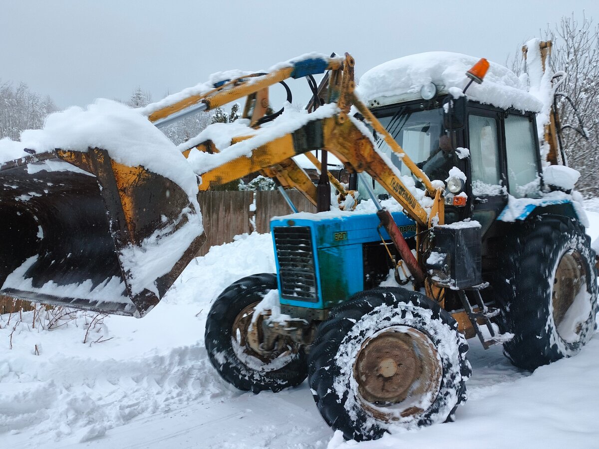 Купить б/у МТЗ (BELARUS) Экскаваторы-погрузчики в Осташкове: синий ...