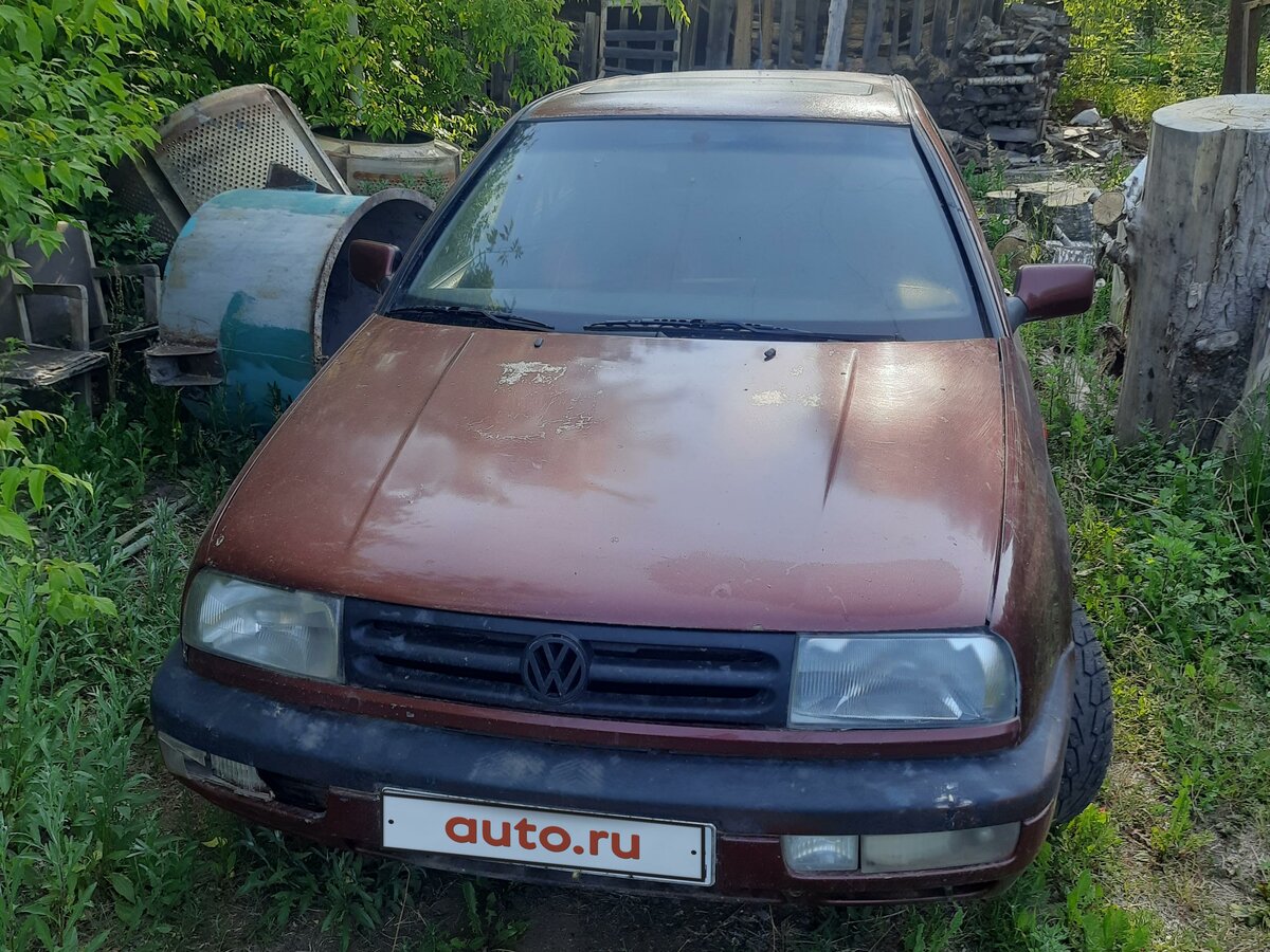 Volkswagen Vento 1992 седан
