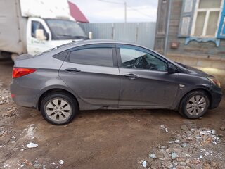 2011 Hyundai Solaris I, чёрный, 405000 рублей, вид 2