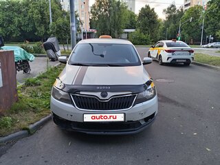 2018 Skoda Rapid I Рестайлинг, белый, 450000 рублей, вид 1