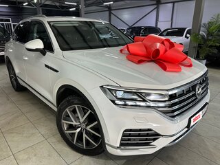 2019 Volkswagen Touareg III, белый, 4100000 рублей, вид 1