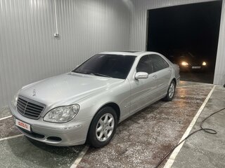 2004 Mercedes-Benz S-Класс 500 7-speed IV (W220) Рестайлинг, серебристый, 1520000 рублей, вид 1