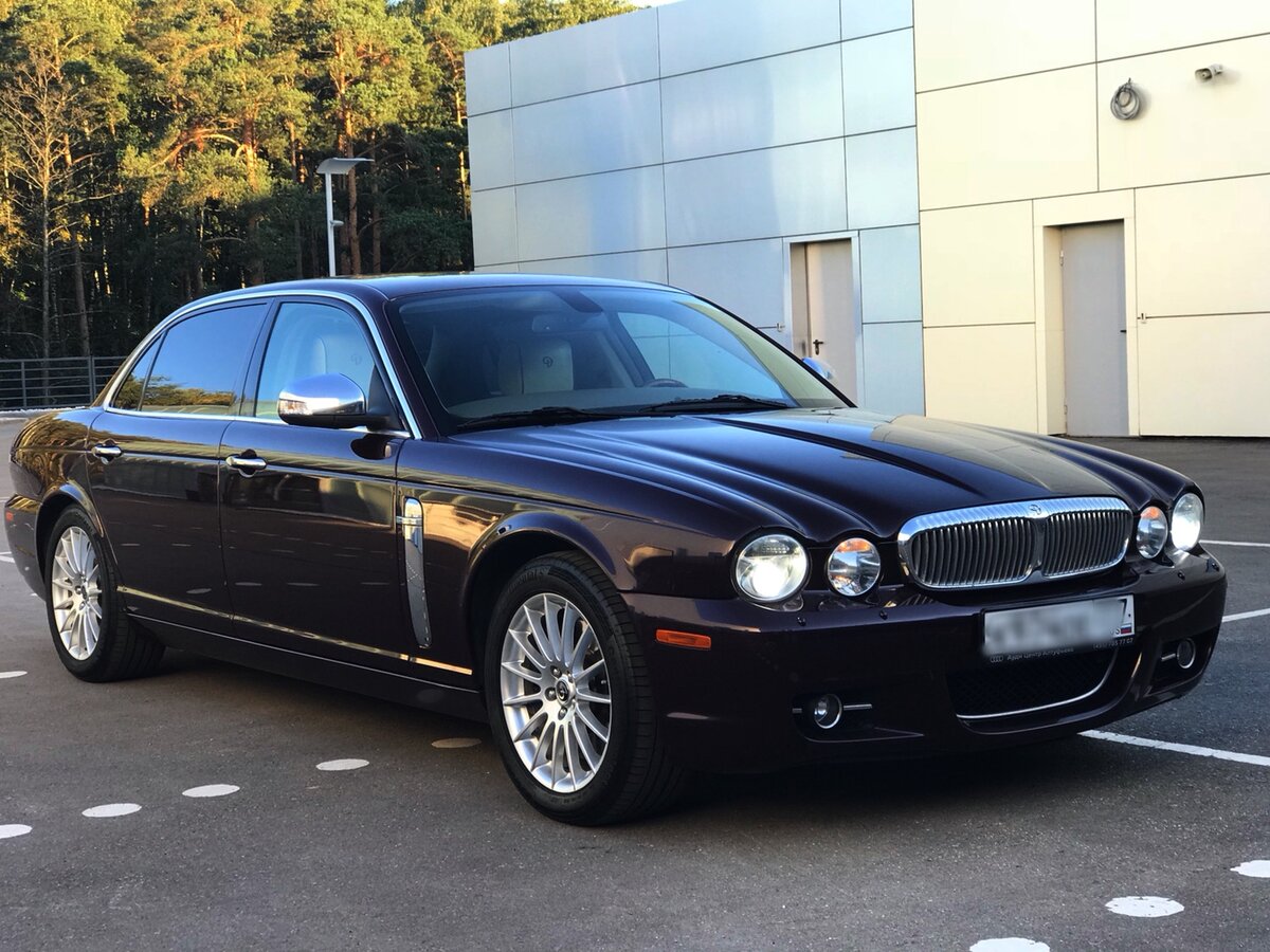 Jaguar XJ Daimler super eight