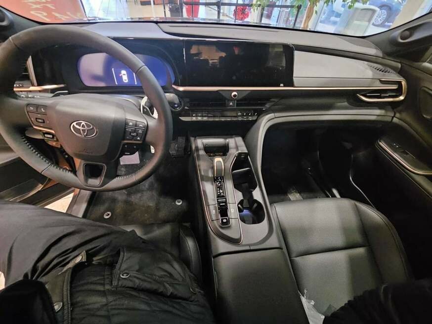 Toyota crown xvi
