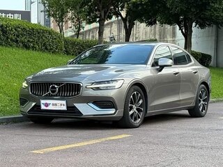 2022 Volvo S60 III, серый, 2450000 рублей, вид 1