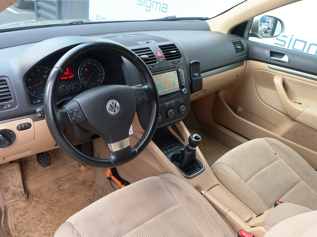 Jetta 5 бежевый салон