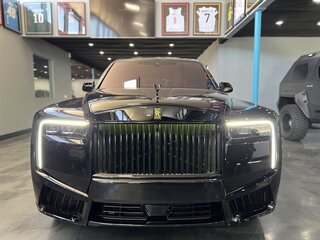 2025 Rolls-Royce Cullinan Black Badge I Рестайлинг (Series II), чёрный, 49202640 рублей, вид 3