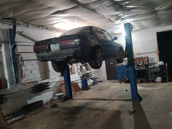 1991 Toyota Crown VIII (S130), серый, 170000 рублей - вид 1