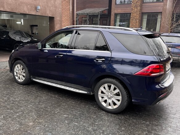 2016 Mercedes-Benz GLE 500 I (W166), синий, 4500000 рублей - вид 3