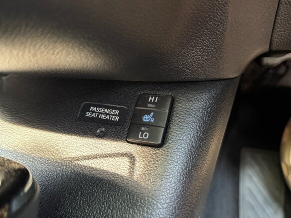 2017 Toyota Prius PHV ZVW52 IV (XW50), синий, 2200000 рублей - вид 13