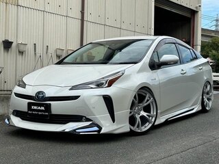 2022 Toyota Prius IV Рестайлинг (XW50), белый, 1410005 рублей, вид 3