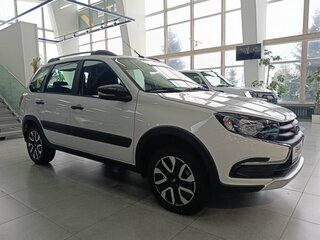 2026 Lada (ВАЗ) Granta Cross I Рестайлинг, белый, 1221000 рублей, вид 3