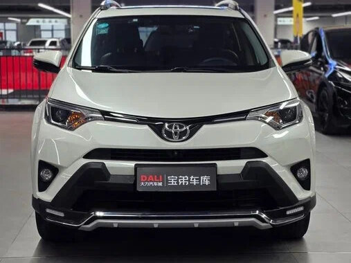 Toyota RAV4 IV (XA40) Рестайлинг